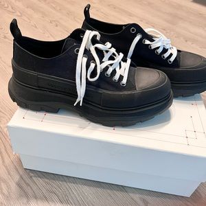 Alexander McQueen black sneakers size 45 / worn a few times